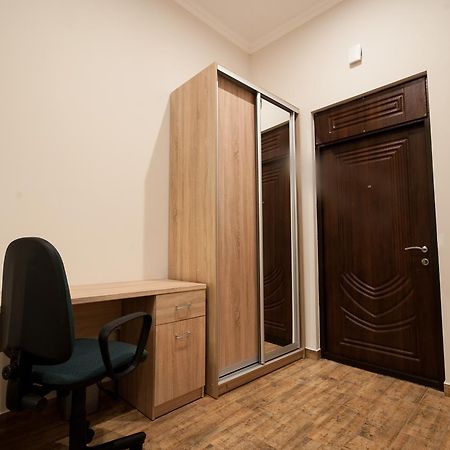 Wonderful Flat On City Center أوزهورود المظهر الخارجي الصورة