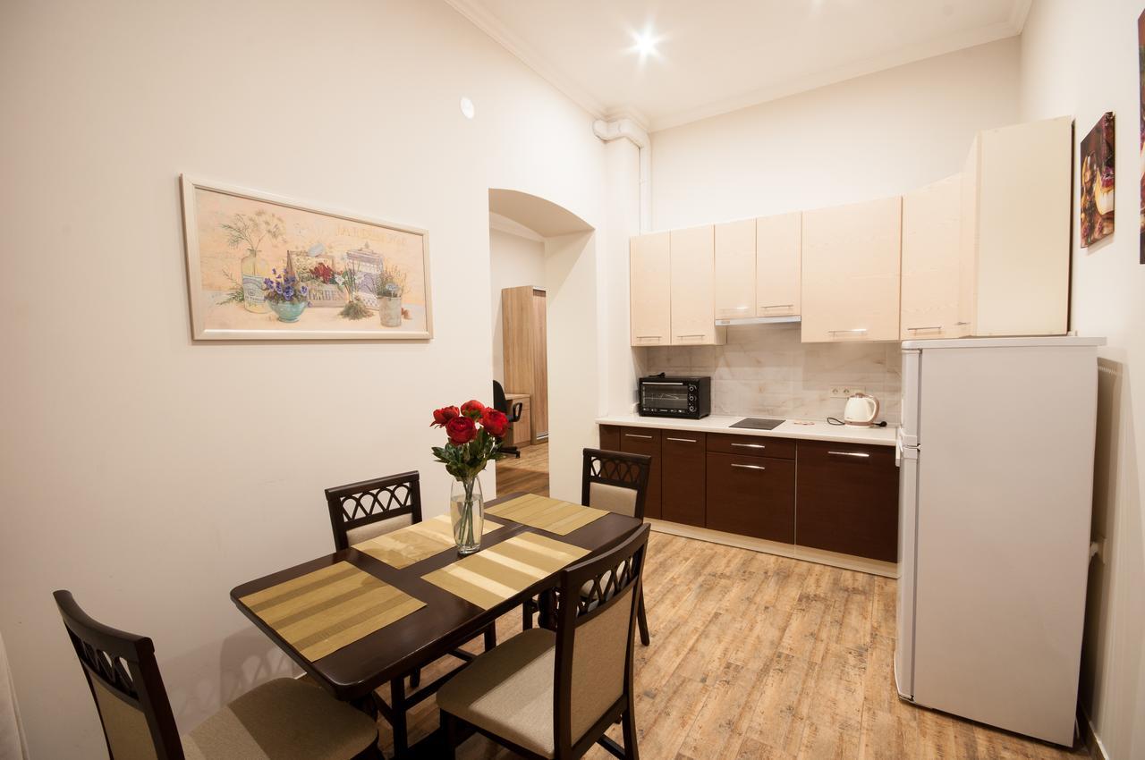 Wonderful Flat On City Center أوزهورود المظهر الخارجي الصورة