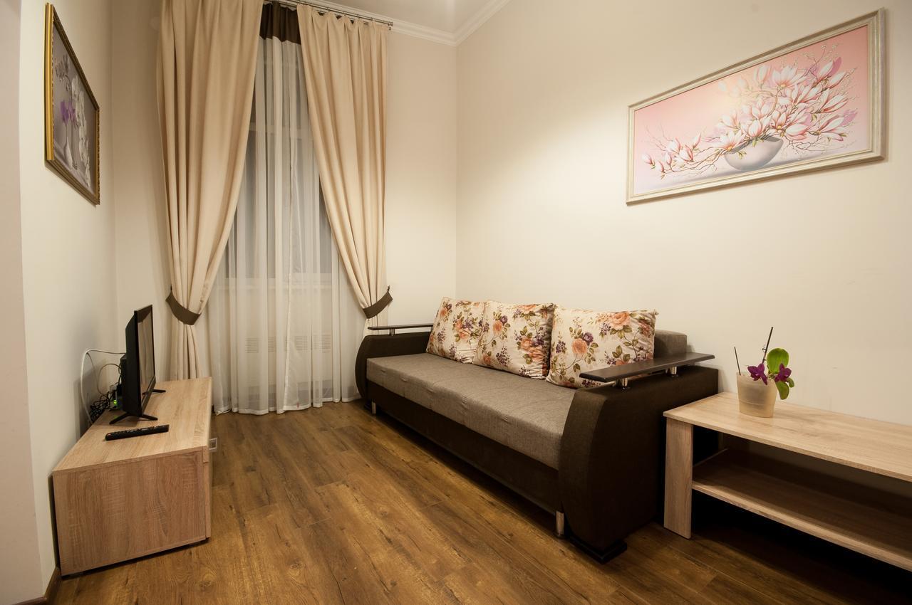 Wonderful Flat On City Center أوزهورود المظهر الخارجي الصورة