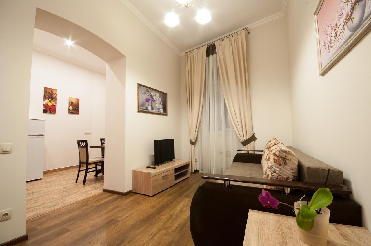 Wonderful Flat On City Center أوزهورود المظهر الخارجي الصورة